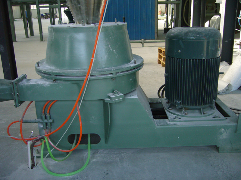 廣東某公司沉淀法白炭黑旋風(fēng)磨改性機(jī)